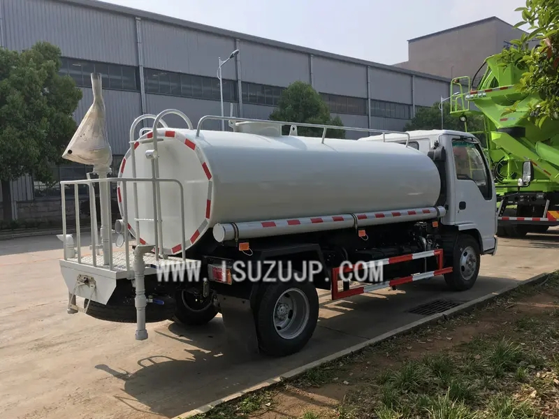 ISUZU 1000 gallon water tank vehicle ISUZU 1000 gallon water tank vehicle