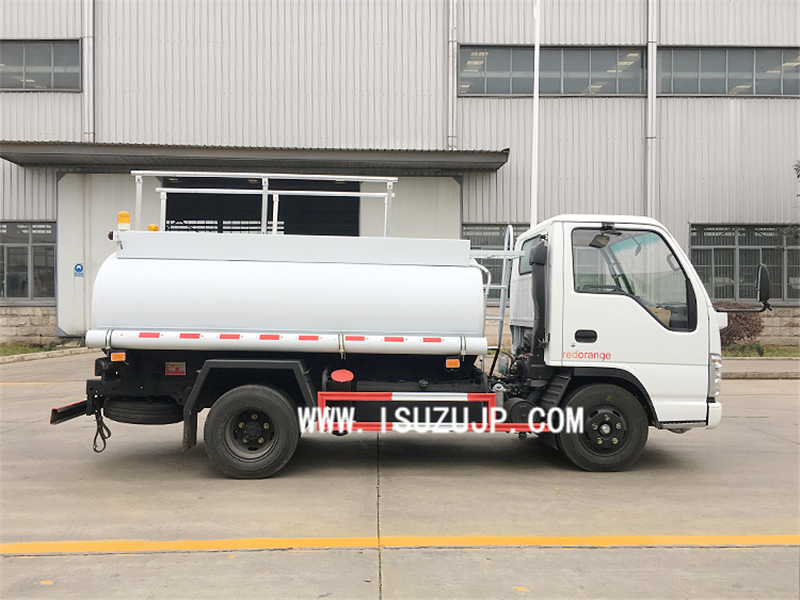 ISUZU mini 5 ton oil refuelling truck ISUZU mini 5 ton oil refuelling truck
