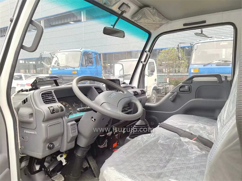 Isuzu 3 tonne refrigerated cargo truck cabin picture Isuzu 3 tonne refrigerated cargo truck cabin picture
