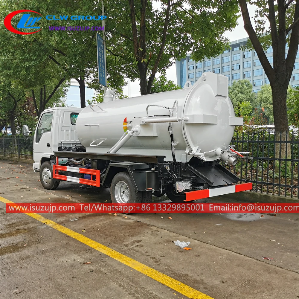 ISUZU NJR 1000 gallon sewage suction truck tanker ISUZU NJR 1000 gallon sewage suction truck tanker
