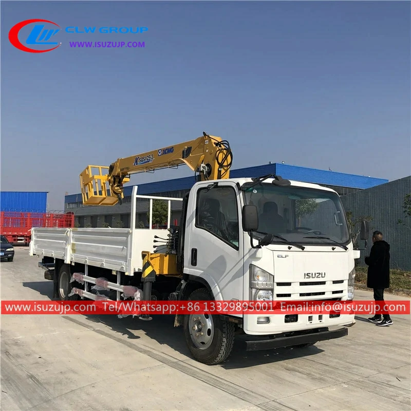 ISUZU 6 ton XCMG crane with man basket ISUZU 6 ton XCMG crane with man basket