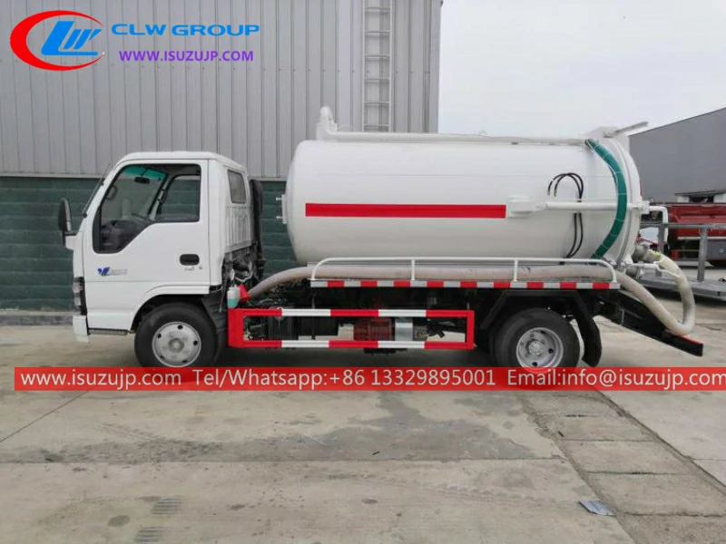 ISUZU 6m3 toilet vacuum truck ISUZU 6m3 toilet vacuum truck