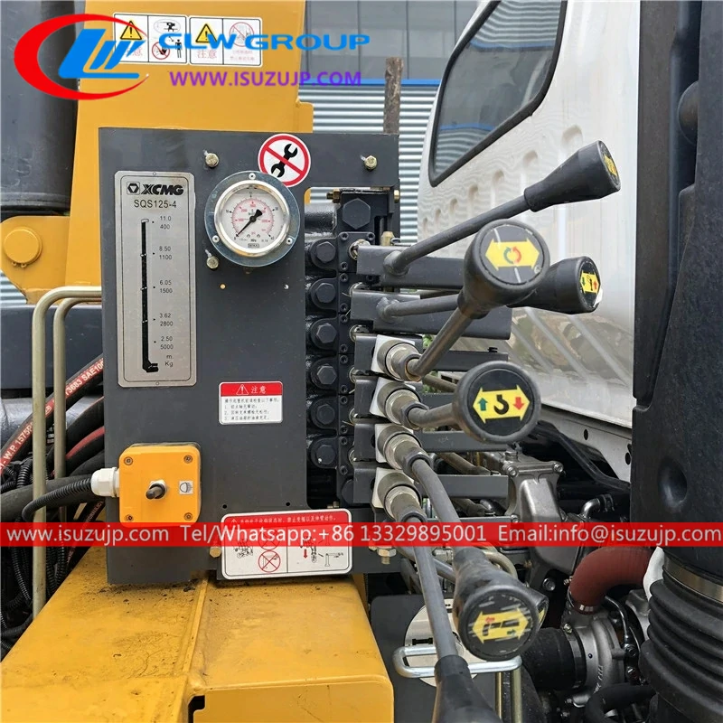 ISUZU ELF Double cabin 3000kg 4x4 crane truck for sale ISUZU ELF Double cabin 3000kg 4x4 crane truck for sale