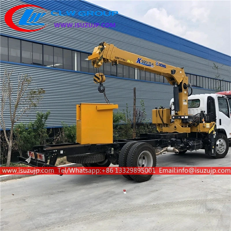 ISUZU ELF Double cabin 3000kg xcmg mobile crane ISUZU ELF Double cabin 3000kg xcmg mobile crane