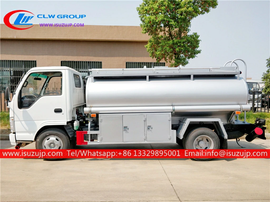 ISUZU NJR 3 cubic meters small oil bowser truck ISUZU NJR 3 cubic meters small oil bowser truck