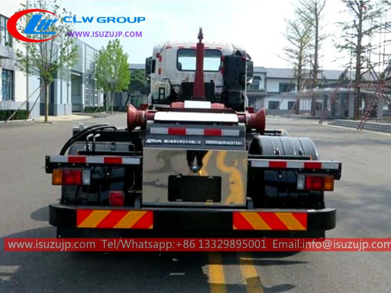 12 tyre ISUZU GIGA hook loader garbage truck Senegal 12 tyre ISUZU GIGA hook loader garbage truck Senegal