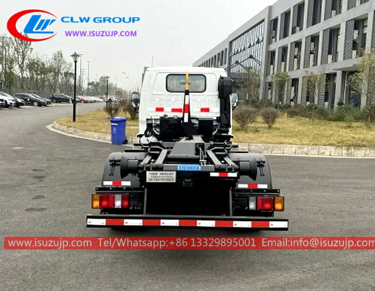 ISUZU 2 ton hook lift refuse collection truck Mali ISUZU 2 ton hook lift refuse collection truck Mali