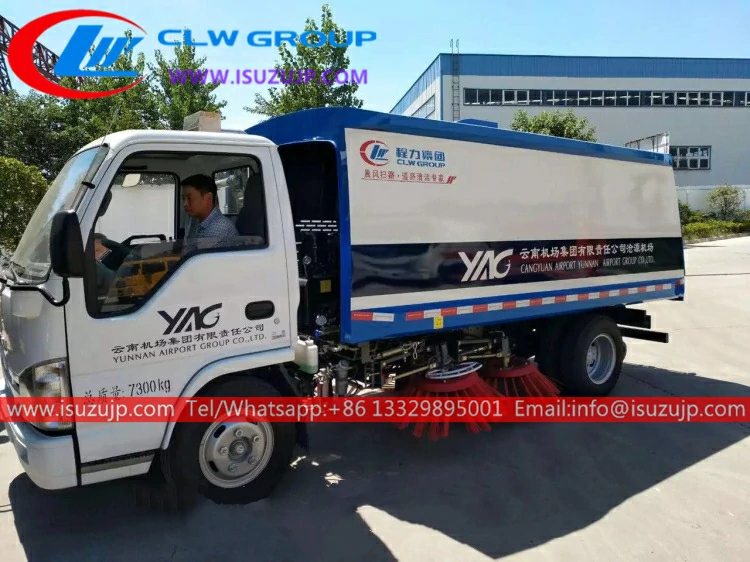 ISUZU 3 ton mechanical sweeper truck ISUZU 3 ton mechanical sweeper truck