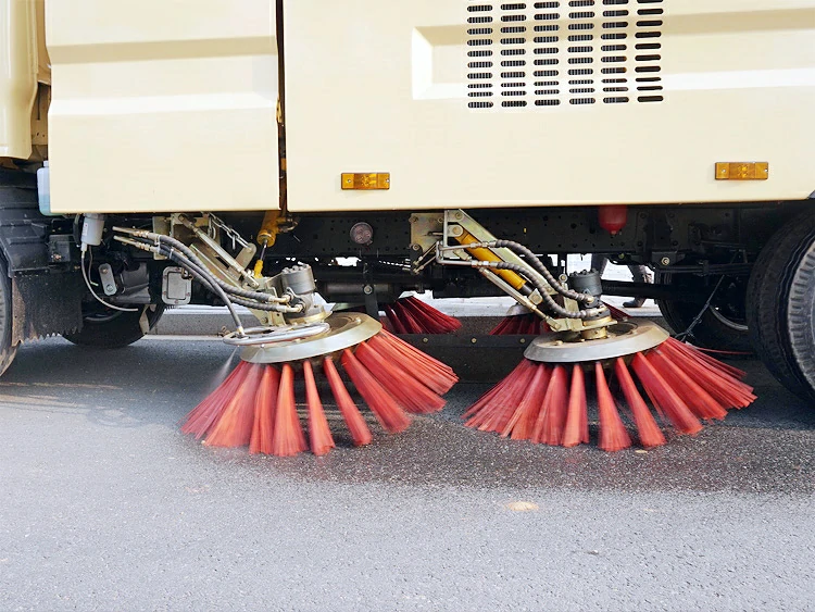 ISUZU 4 ton road vacuum sweeper cleaner truck ISUZU 4 ton road vacuum sweeper cleaner truck