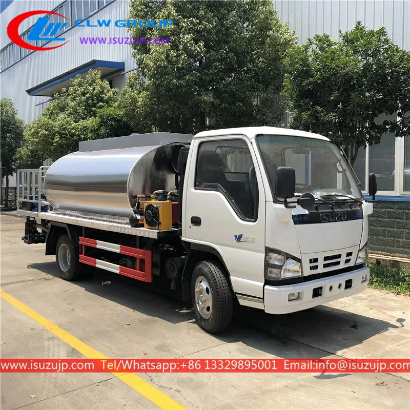 ISUZU 4000liters bitumen sprayer truck ISUZU 4000liters bitumen sprayer truck
