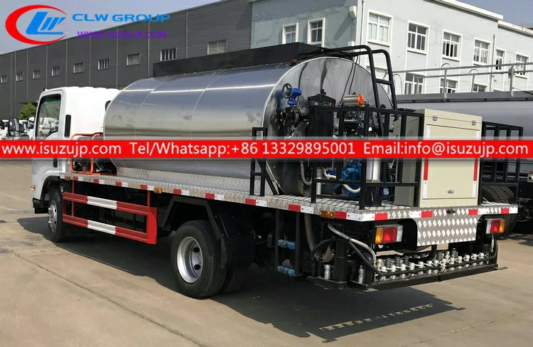 ISUZU NPR 8m3 bitumen tanker truck ISUZU NPR 8m3 bitumen tanker truck
