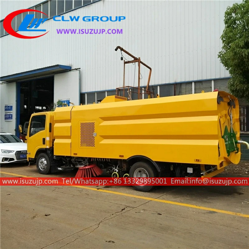 Japan Isuzu 8 ton construction street sweeper Japan Isuzu 8 ton construction street sweeper