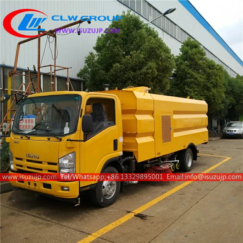 Japan Isuzu 8 ton road cleaning truck Japan Isuzu 8 ton road cleaning truck