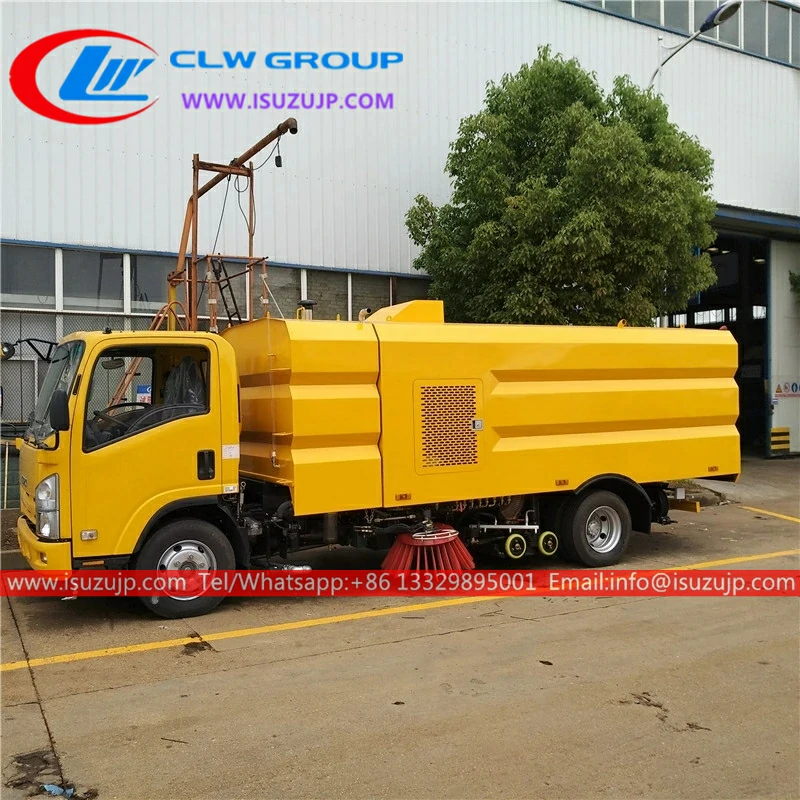 Japan Isuzu 8 ton tractor mounted road sweeper Japan Isuzu 8 ton tractor mounted road sweeper