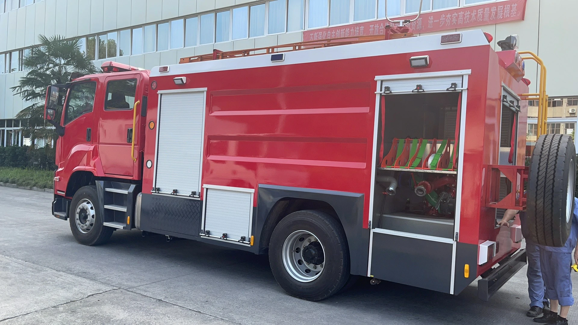 4X2 ISUZU GIGA 8000liters new fire trucks for sale 4X2 ISUZU GIGA 8000liters new fire trucks for sale