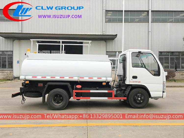 ISUZU NJR 3000L mini fuel truck Vietnam ISUZU NJR 3000L mini fuel truck Vietnam
