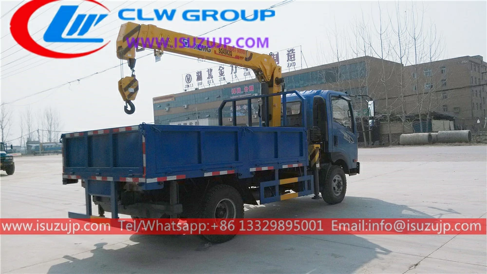 Sinotruk 5 ton crane lift truck