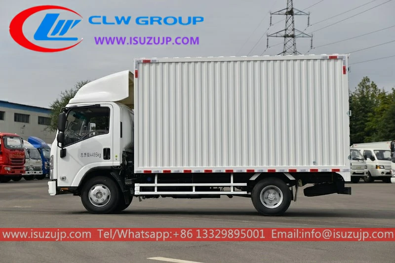 ISUZU all-wheel drive custom box truck ISUZU all-wheel drive custom box truck