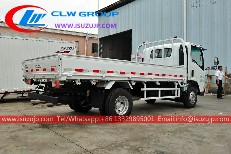 Isuzu KV100 mini cargo truck Isuzu KV100 mini cargo truck