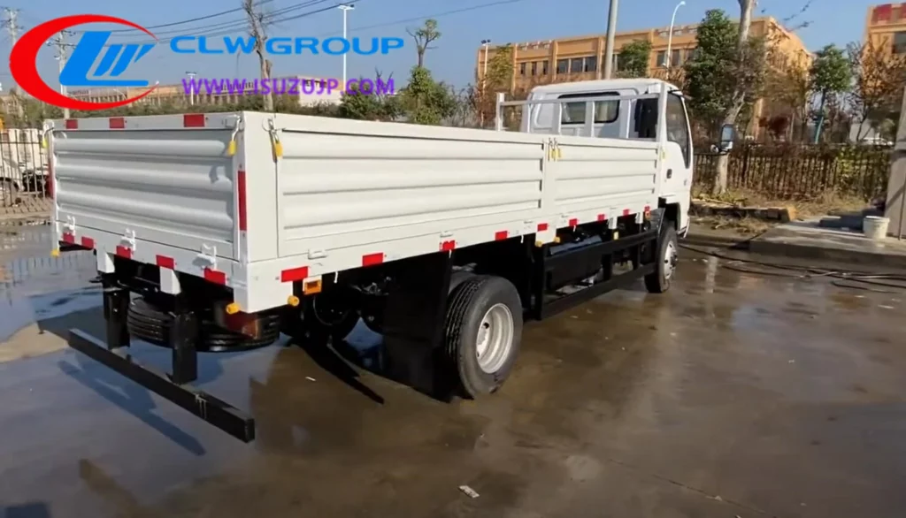 4x4 Isuzu NKR cargo truck