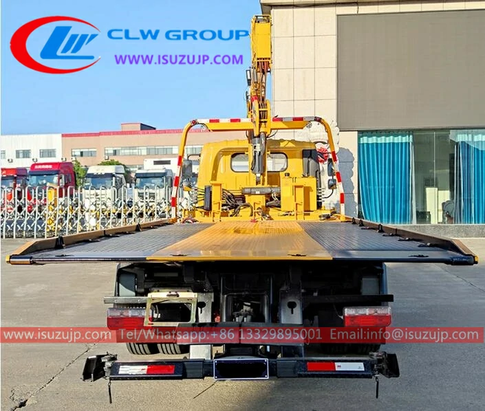 DFAC 3.5 tons wrecker vehicle with crane Dominica