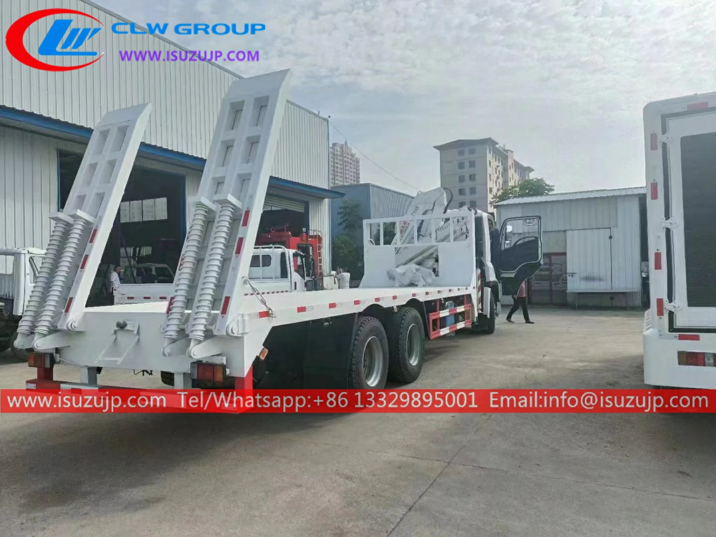 10 wheel Isuzu flatbed with boom lift 10 wheel Isuzu flatbed with boom lift