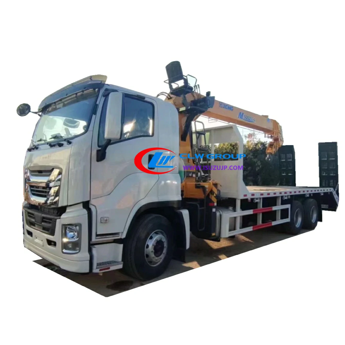 Isuzu heavy duty flat deck truck with crane for sale Isuzu heavy duty flat deck truck with crane for sale