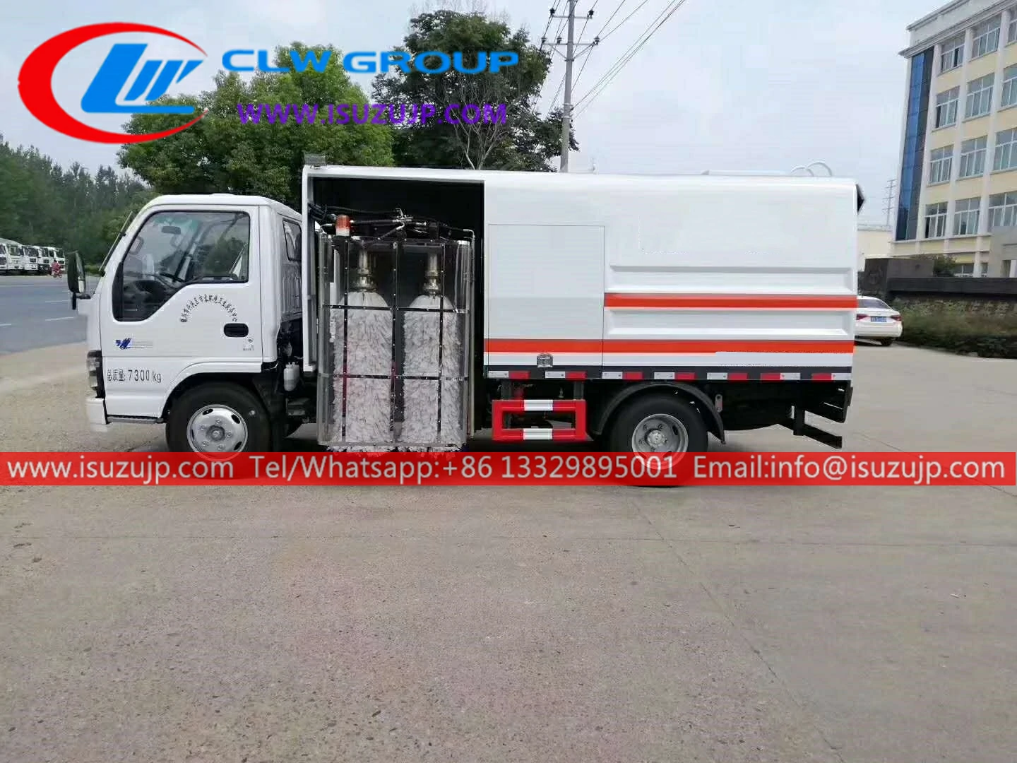ISUZU NKR 4000liters guardrail cleaning cart ISUZU NKR 4000liters guardrail cleaning cart