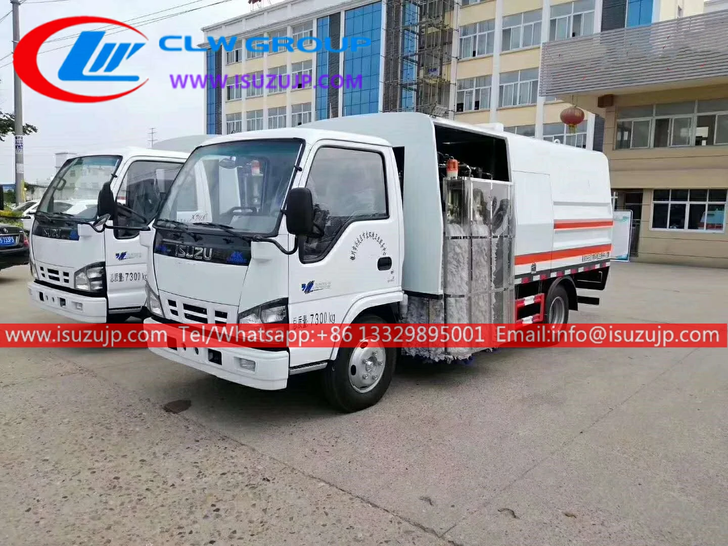 ISUZU NKR 4000liters guardrail cleaning truck for sale ISUZU NKR 4000liters guardrail cleaning truck for sale