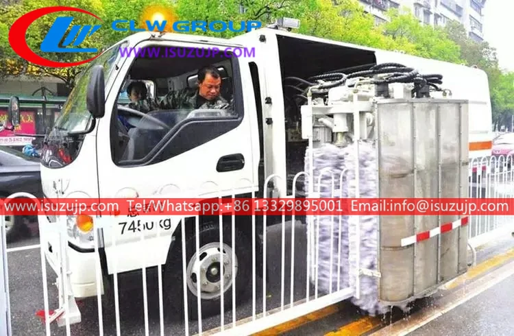 guardrail cleaning truck working status guardrail cleaning truck working status