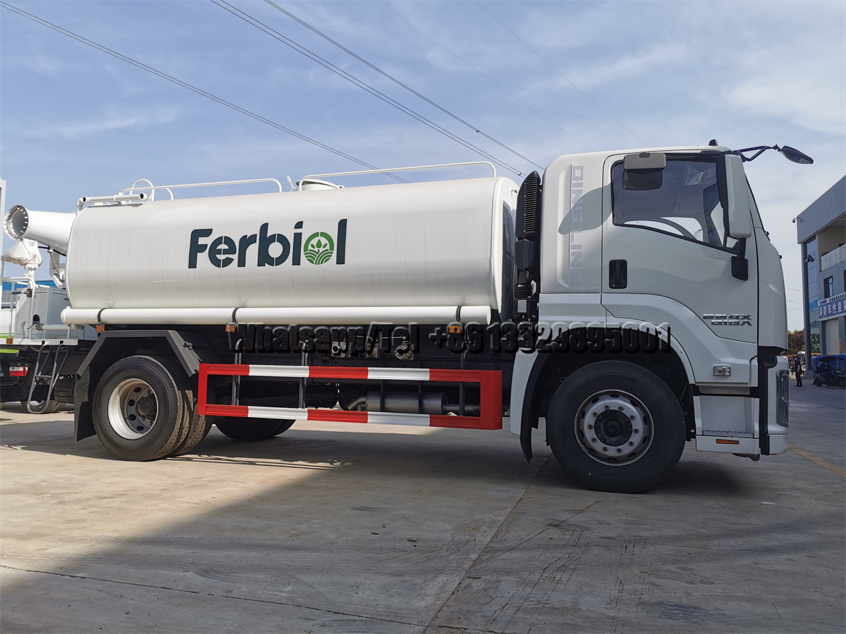 6 tyre Isuzu GIGA 12 ton water tank truck with 30m fog cannon on sale in saudi arabia (5) 6 tyre Isuzu GIGA 12 ton water tender truck with 30m fog cannon on sale in saudi arabia