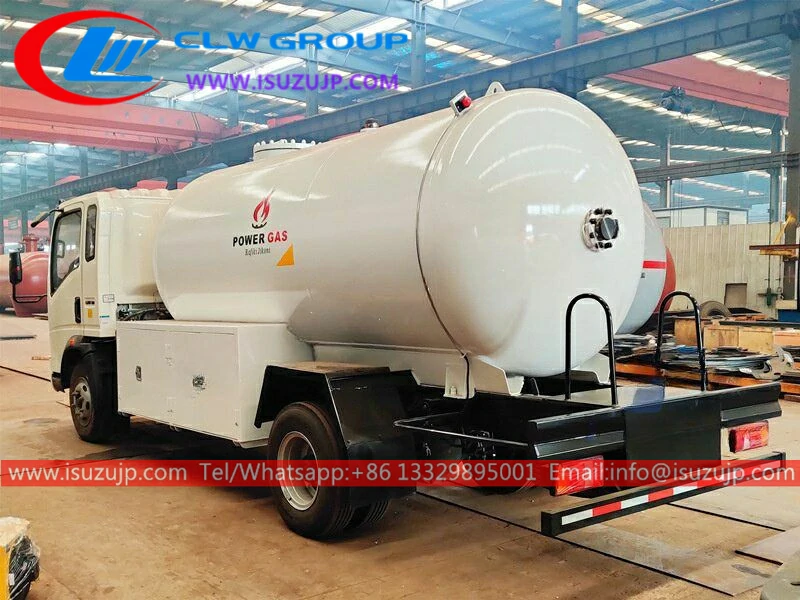 ISUZU NP Forward 2000 gallons lpg bobtail trucks for sale ISUZU NP Forward 2000 gallons lpg bobtail trucks for sale