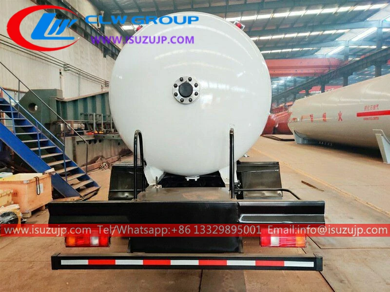 ISUZU NP Forward 2000 gallons lpg gas tank truck ISUZU NP Forward 2000 gallons lpg gas tank truck